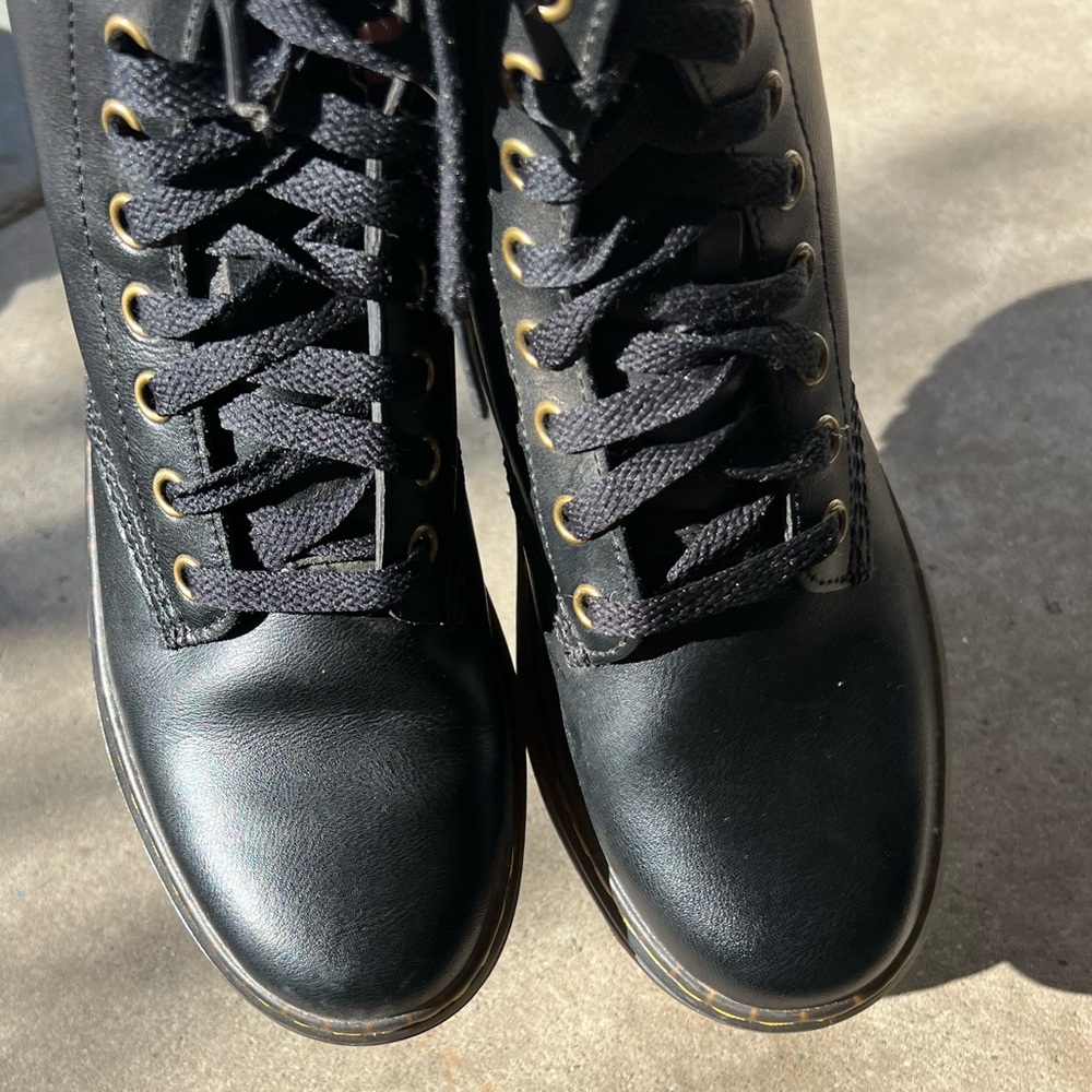 Dr Martens Boots Zavala Black Leather High Tops Women’s Sz 6